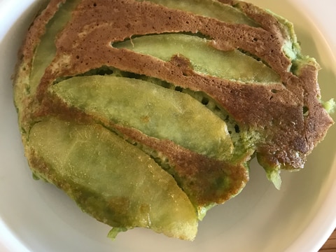 簡単!青汁とリンゴのパンケーキ